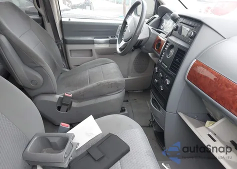 2008 Chrysler Town & Country Touring z USA, uszkodzony, nr VIN 2A8HR54P88R657572